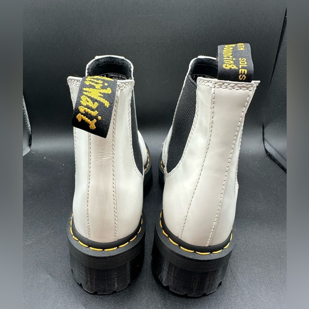 Dr. Martens 2976 Quad Platform White Chelsea Boot - Womens Sz 8 - Picture 4 of 6